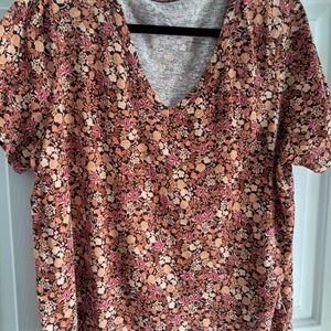 Floral OLD NAVY V-Neck Women's Top - Multicolor.  XL